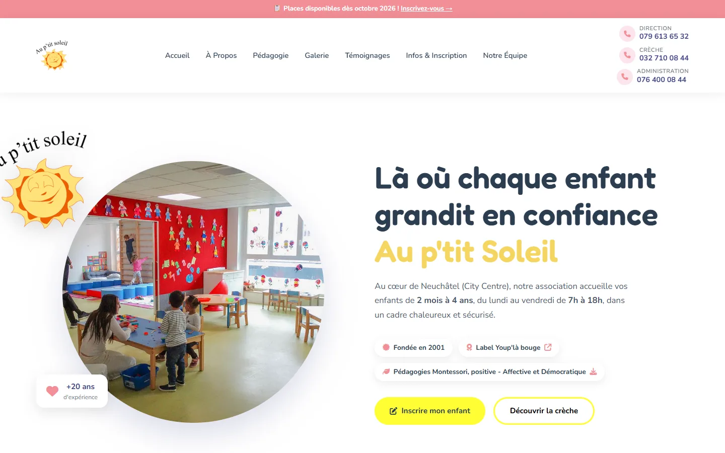 Page d'accueil du site Au p'tit Soleil sur ordinateur : titre « Là où chaque enfant grandit en confiance » et photo d'une salle de jeux.
