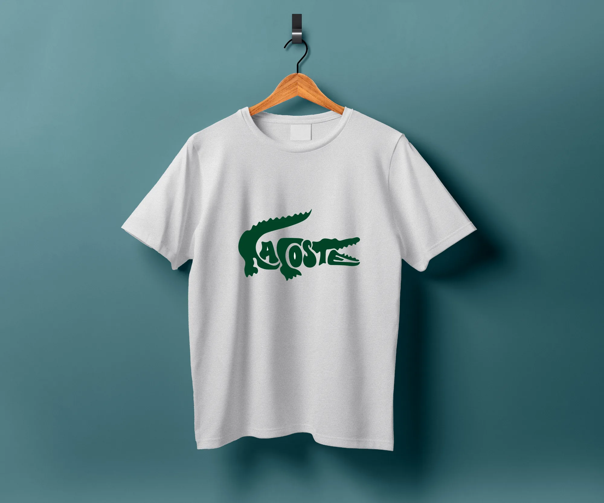 Mockup : t-shirt blanc avec le nouveau logo crocodile en vert.